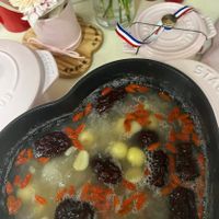 可能是火鍋、龍眼和文字的圖像