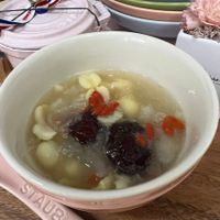 可能是粥、甜點和龍眼的圖像