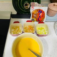 可能是‎起司火鍋、蛋黃、粥和‎顯示的文字是「 ‎COCOTTE COCOTTE 家常菜 點點・ 更鮮甜 清甜百搭不 清甜百搭不招 i HNOMOT اليجيم 名茶 店 ほ 海 京大師 大師 STAUB STAUB‎ 」‎‎ 的圖像