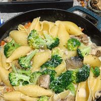 可能是義大利麵和文字的圖像