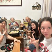 可能是 3 個人的圖像