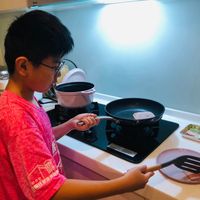 可能是 1 人和歐姆蛋的圖像