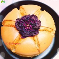 可能是舒芙蕾、戚風蛋糕和文字的圖像
