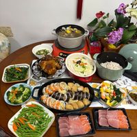 可能是壽司和火鍋的圖像