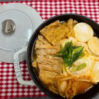 可能是豆腐、火鍋和文字的圖像