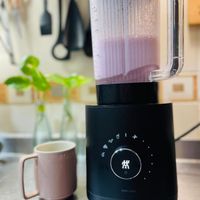 可能是飲料、研磨機、咖啡機、泡茶器和顯示的文字是「 र ሜ 6 效」的圖像