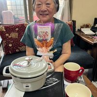 可能是 1 人、火鍋和文字的圖像