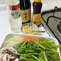 可能是拉麵、豆腐、香菇和文字的圖像
