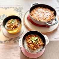 可能是豆腐、西班牙大鍋飯和文字的圖像