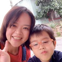 可能是 2 個人和微笑的人的圖像