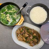 可能是火鍋、豆腐和文字的圖像