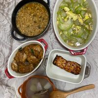 可能是豆腐、粥和北非小米飯的圖像