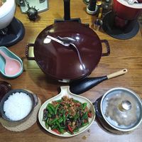 可能是粥、豆腐、火鍋、拉麵、紫蘇和文字的圖像