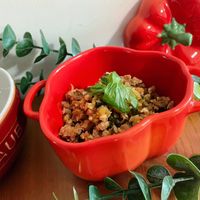 可能是北非小米飯、牧羊人派和炒飯的圖像