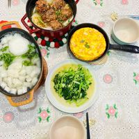 可能是粥、火鍋、麵、拉麵和豆腐的圖像