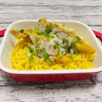 可能是西班牙大鍋飯和印度香料飯的圖像