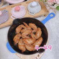 可能是‎顯示的文字是「 ‎STAUE TAUU STAUB GOR ای 4US BEVES 4-49‎ 」‎的圖像