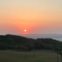 可能是地平線、海洋和暮光的圖像