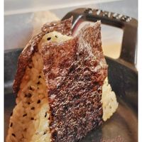 可能是壽司和肉排的圖像
