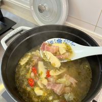 可能是燉小牛膝和粥的圖像