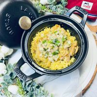可能是北非小米飯、西班牙大鍋飯、牧羊人派、肉餡餅、炒飯和文字的圖像