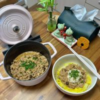 可能是麵、炒飯、拉麵和顯示的文字是「 ENFLS EnlS LA a CO 3 111 」的圖像