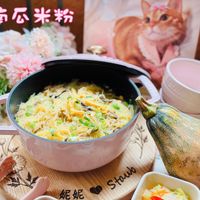 可能是炒麵和文字的圖像