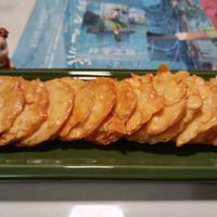 可能是半圓形餡餅、水果塔和蘋果的圖像