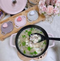 可能是‎粥、豆腐和‎顯示的文字是「 ‎STAUE و B の SAnEA COm STAUB 5 STAUD NUY AUD SOVES SUASY SRYSS STAUE Star Star‎ 」‎‎ 的圖像