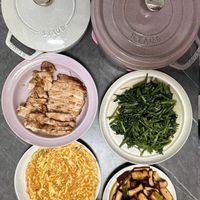 可能是火鍋、香菇、豆腐和文字的圖像