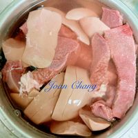 可能是顯示的文字是「 Joan Chang 」的圖像