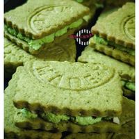 可能是蛋糕和顯示的文字是「 A.R A.R 」的圖像