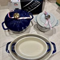 可能是顯示的文字是「 staub staub stauh STAUD SUULS STAUB STAUB gRwas A ក្បន: STAUD: 」的圖像