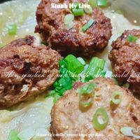 可能是拉麵、麵、炒麵和文字的圖像