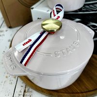 可能是顯示的文字是「 stamb staub SOULS 7 STAUR 」的圖像