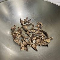 可能是鯷魚的圖像