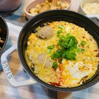 可能是粥、豆腐、麵、拉麵、火鍋和文字的圖像