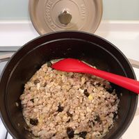 可能是炒飯和北非小米飯的圖像