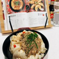 可能是豆腐、拉麵、香菇和文字的圖像