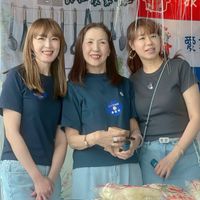 可能是 3 個人和文字的圖像