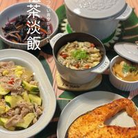 可能是‎豆腐和‎顯示的文字是「‎粗 云 라 と 茶 ٢ 茶 青 な い 淡善 أ3 수무 淡 が ま 飯 飯 កស3 STAUS CITA תניתה SUvis‎ 」‎‎ 的圖像