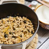 可能是豆腐、炒飯和文字的圖像