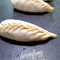 可能是港式點心和肉餡餅的圖像
