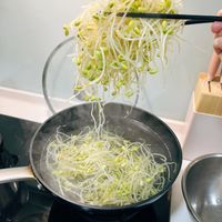 可能是拉麵和麵的圖像