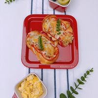 可能是法式吐司和文字的圖像