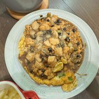 可能是豆腐、香菇和燉小牛膝的圖像