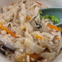 可能是香菇、拉麵和粥的圖像