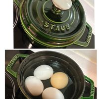 可能是顯示的文字是「 STAUB STANB STAUB BOVIS S5T0B STAUB 0 ห 」的圖像