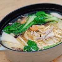 可能是火鍋、麵、粥、拉麵、豆腐和香菇的圖像