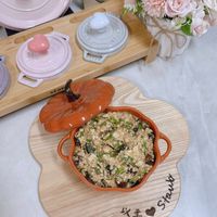 可能是炒飯、北非小米飯和文字的圖像